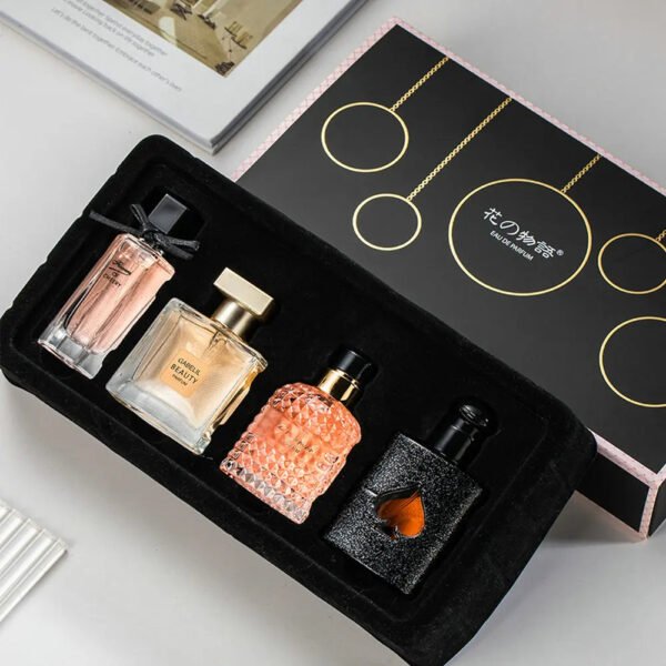 ⁦عطر نسائي⁩ - الصورة ⁦2⁩